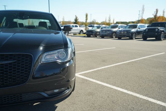 Used 2023 Chrysler 300 S image 40