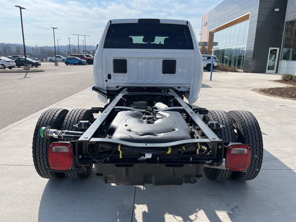 New 2026 RAM 5500 Tradesman AWD/4WD image 17