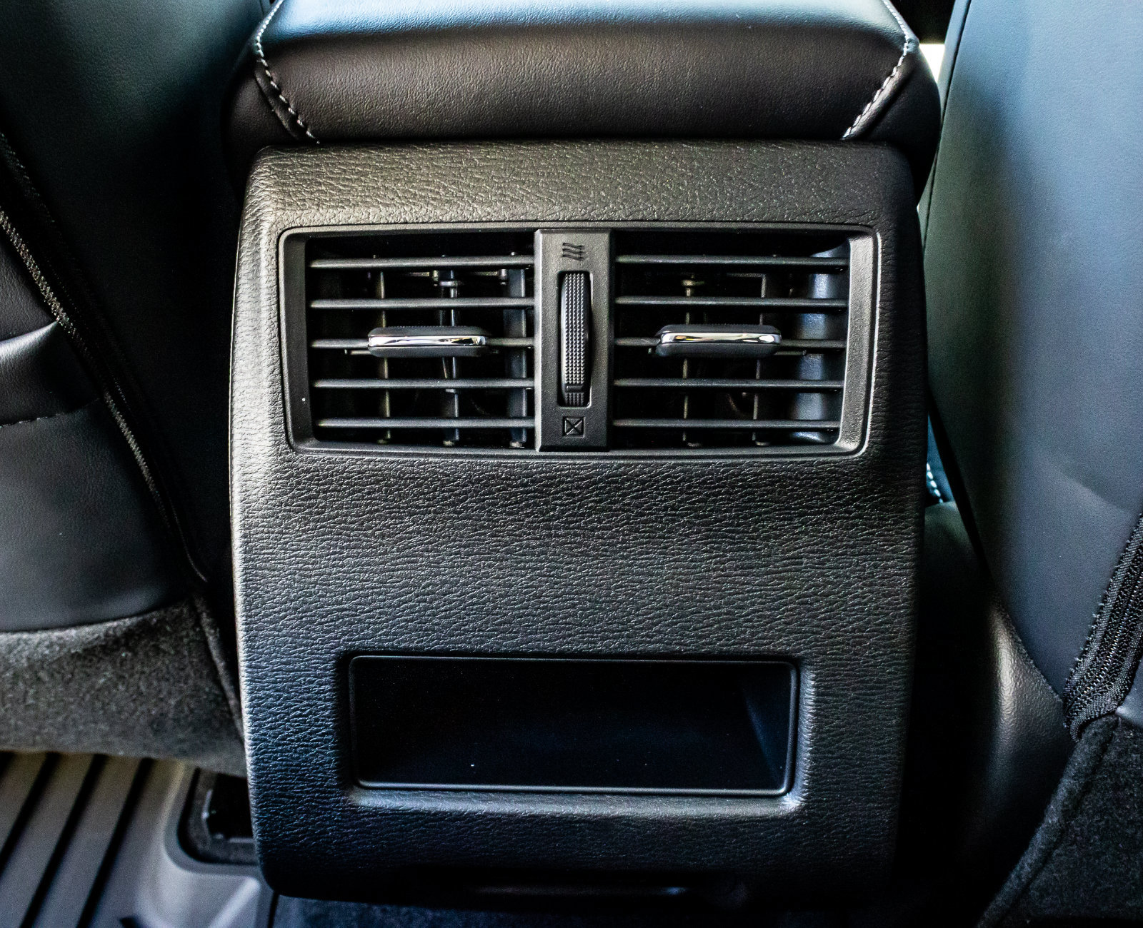 New 2026 Mitsubishi Outlander SE AWD/4WD image 13