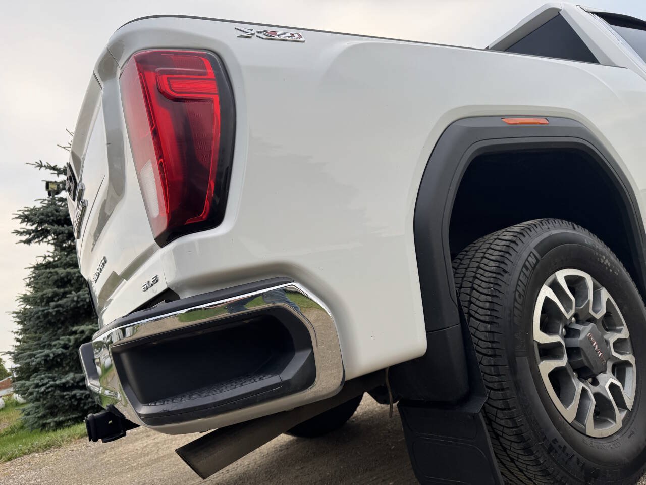 Used 2022 GMC Sierra 2500 SLE w/ X31 Off-Road Package AWD/4WD image 19