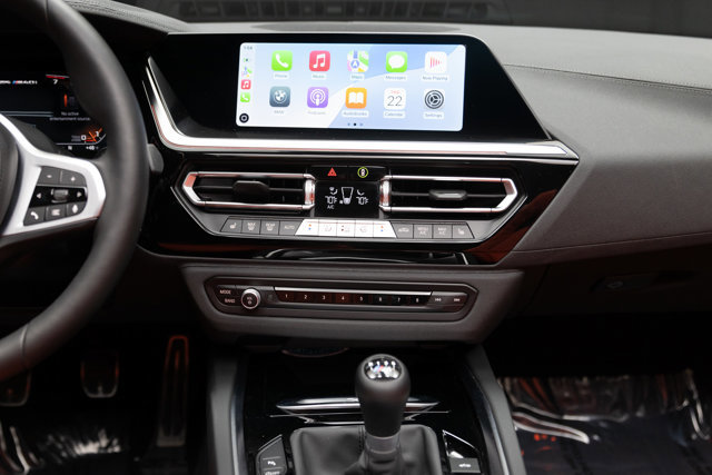 Used 2025 BMW Z4 M40i w/ Edition image 90