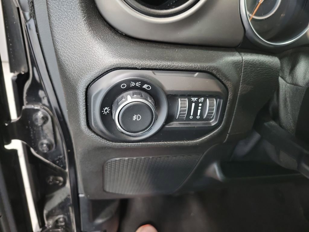 Used 2019 Jeep Wrangler Sport image 39