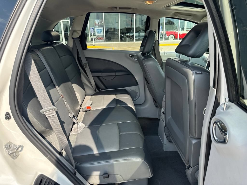 Used 2008 Chrysler PT Cruiser Limited FWD image 27