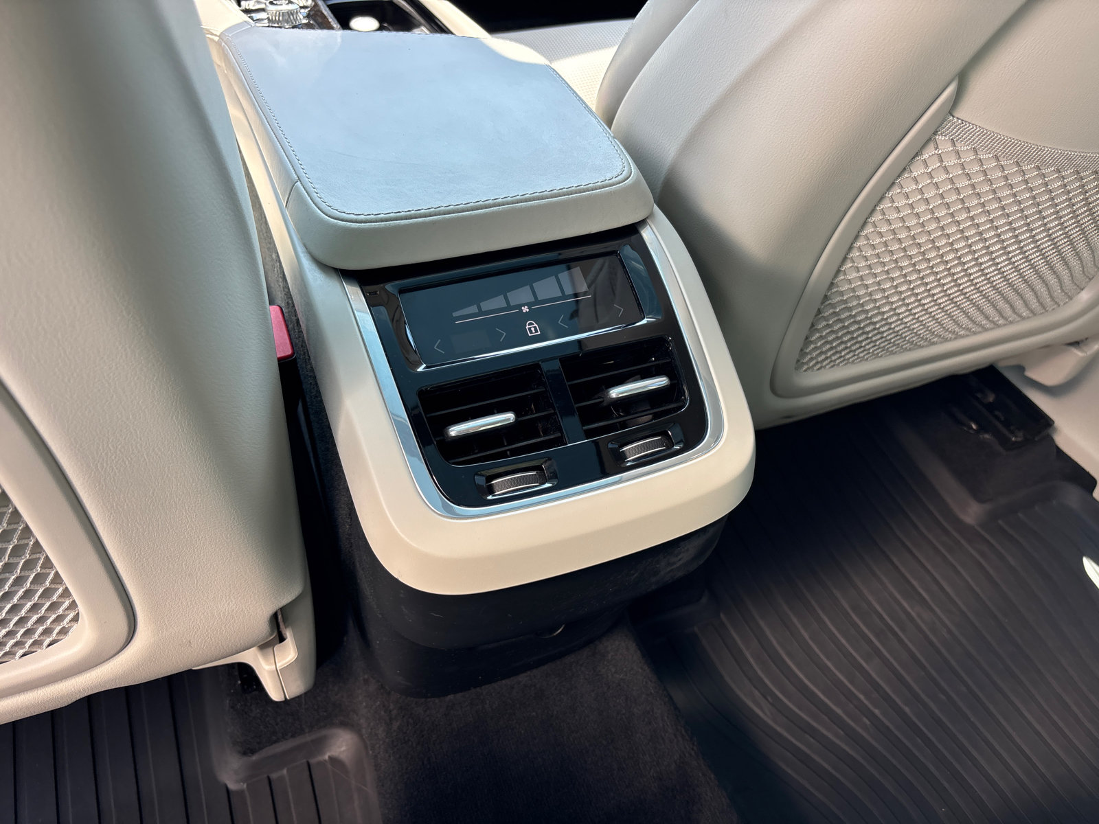 Used 2019 Volvo XC90 T6 Inscription w/ Advanced Package AWD/4WD image 31