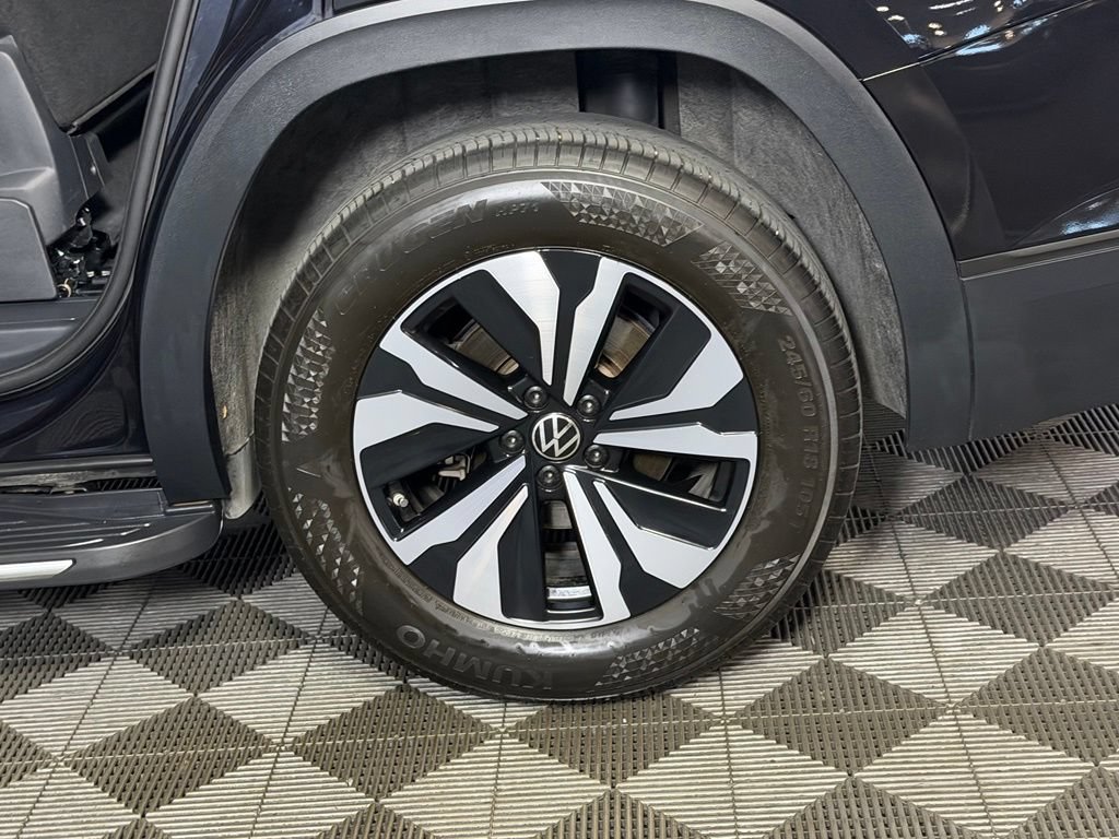 Used 2025 Volkswagen Atlas SE FWD image 13