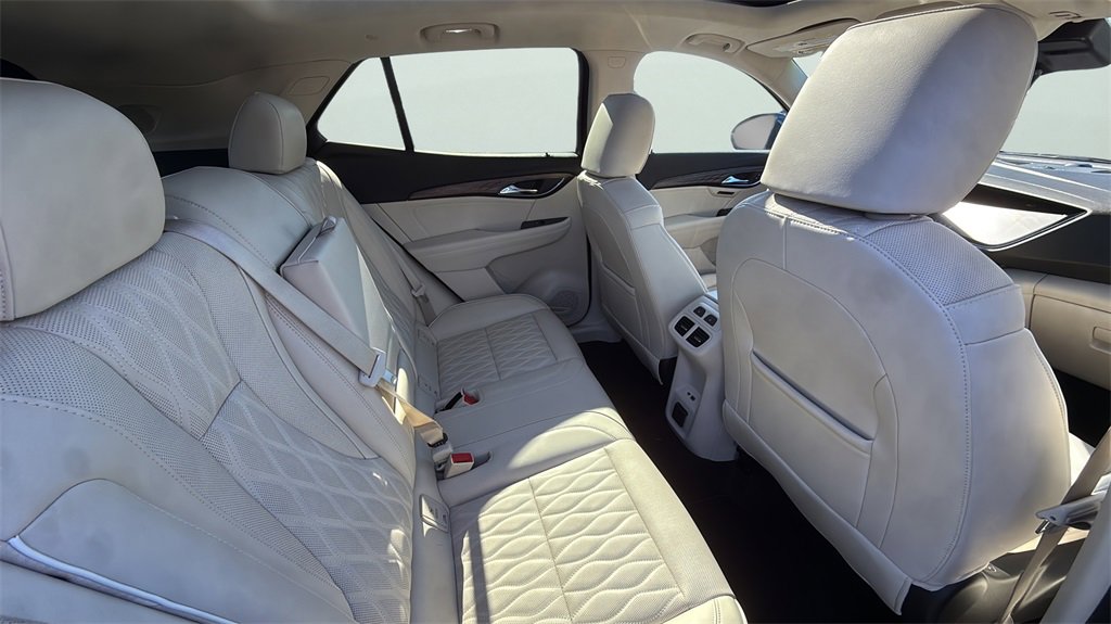 Used 2023 Buick Envision Avenir image 13
