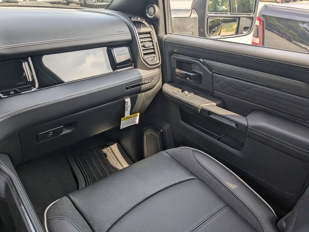 New 2025 RAM 2500 Limited AWD/4WD image 19