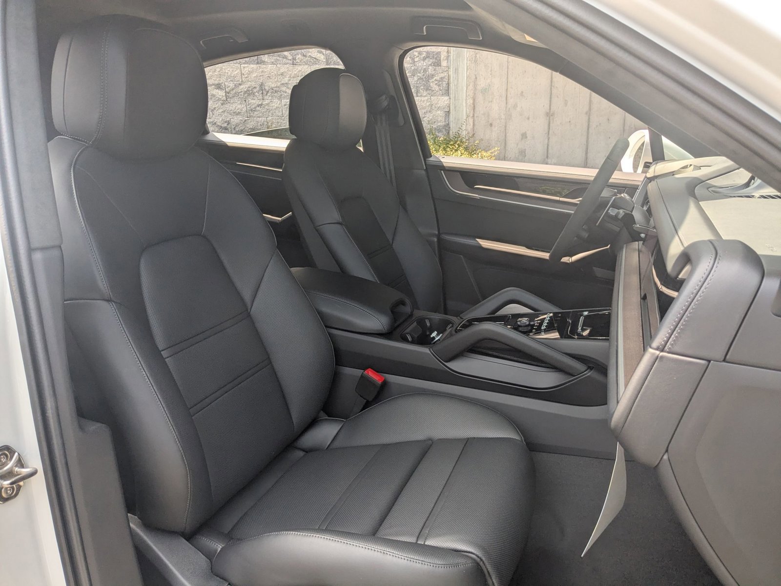 New 2025 Porsche Cayenne GTS image 25