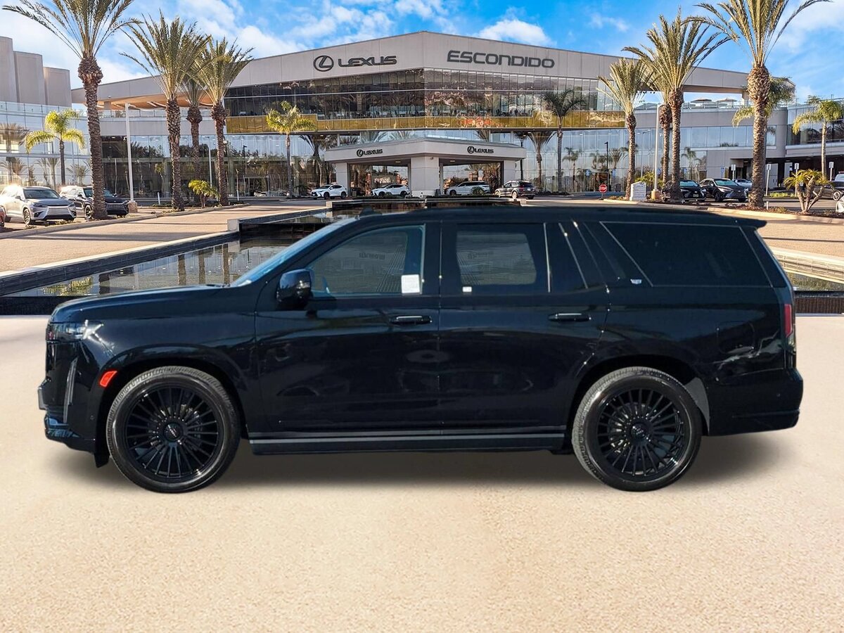 Used 2022 Cadillac Escalade Sport Platinum w/ Heavy-Duty Trailer Package AWD/4WD image 8
