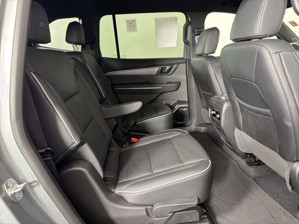 Used 2025 Buick Enclave Sport Touring image 29