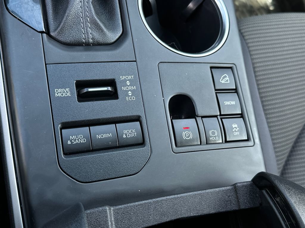 Used 2023 Toyota Highlander L image 29