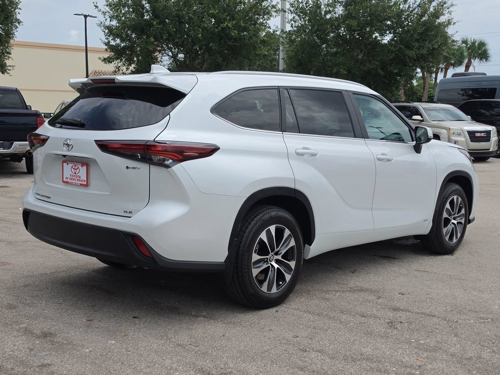 Certified 2026 Toyota Highlander XLE AWD/4WD image 6