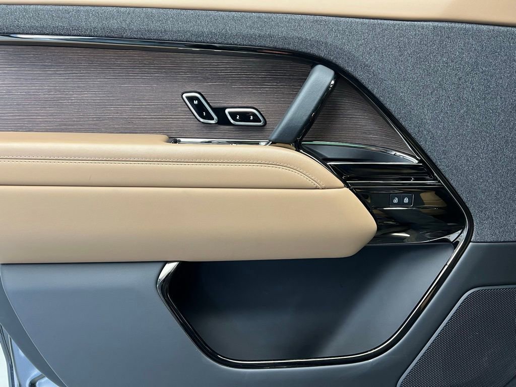 Used 2024 Land Rover Range Rover Sport SE image 20