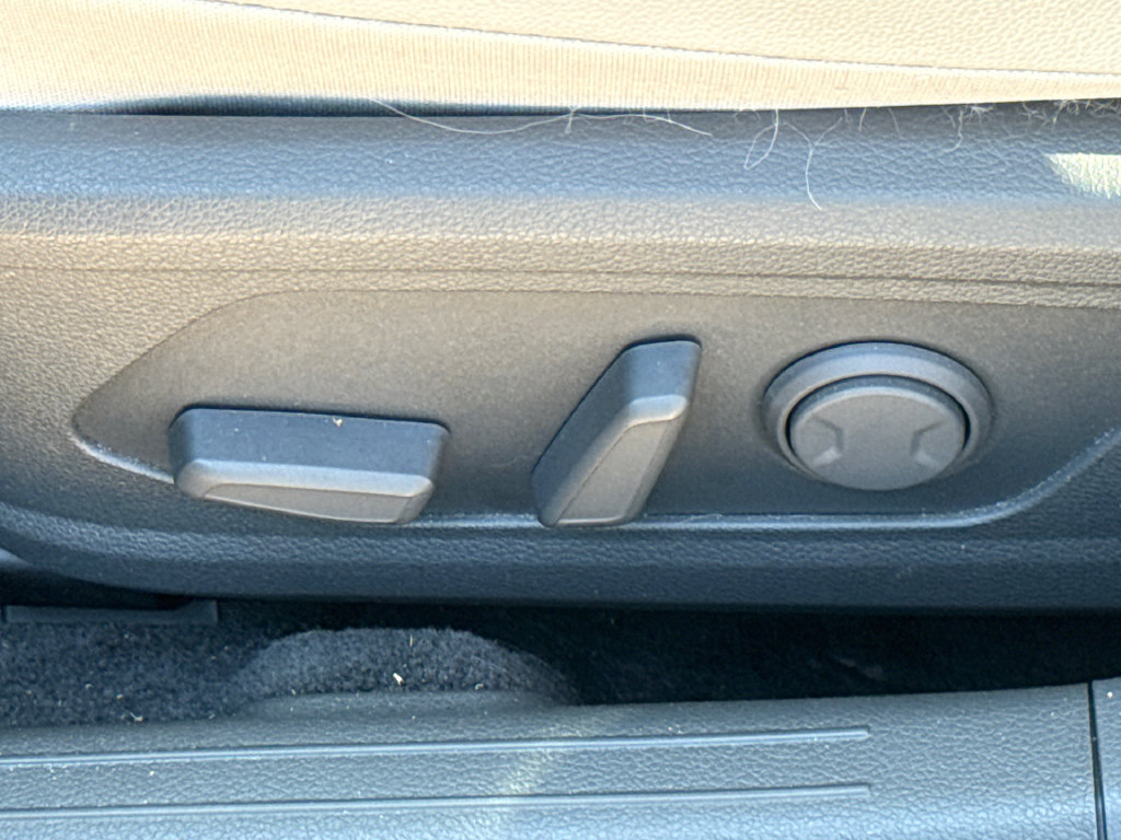 Used 2023 Hyundai Sonata Limited w/ Preferred Accessory Package FWD image 22