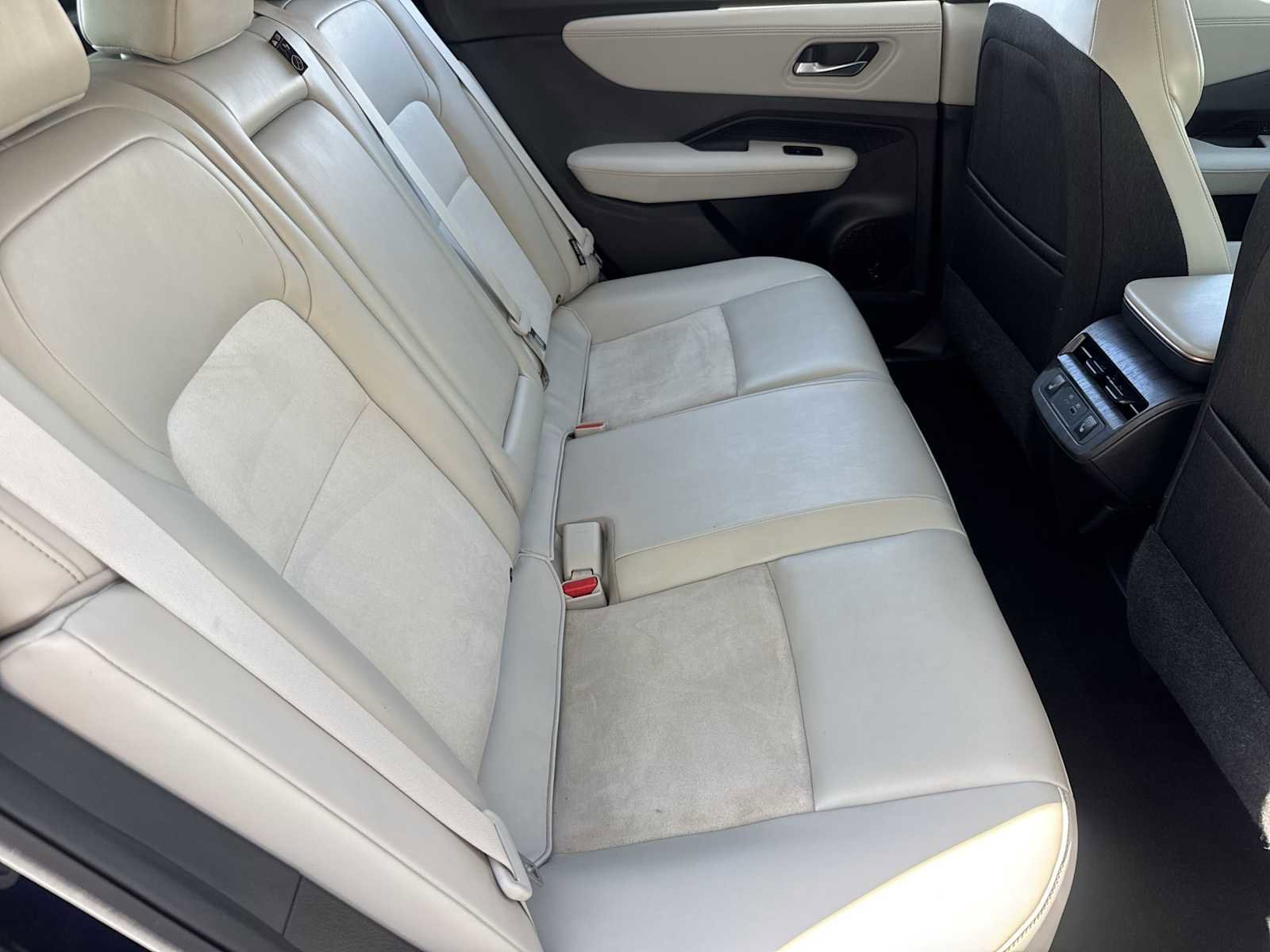 Used 2024 Nissan Ariya FWD image 17