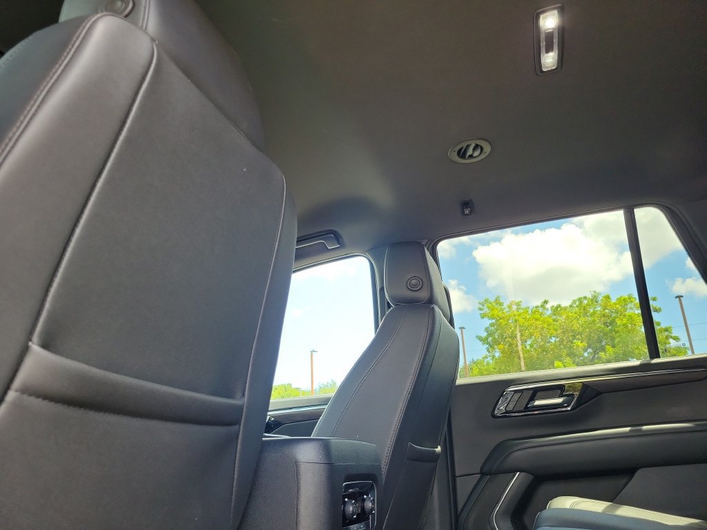 Used 2025 Chevrolet Tahoe LT RWD image 18