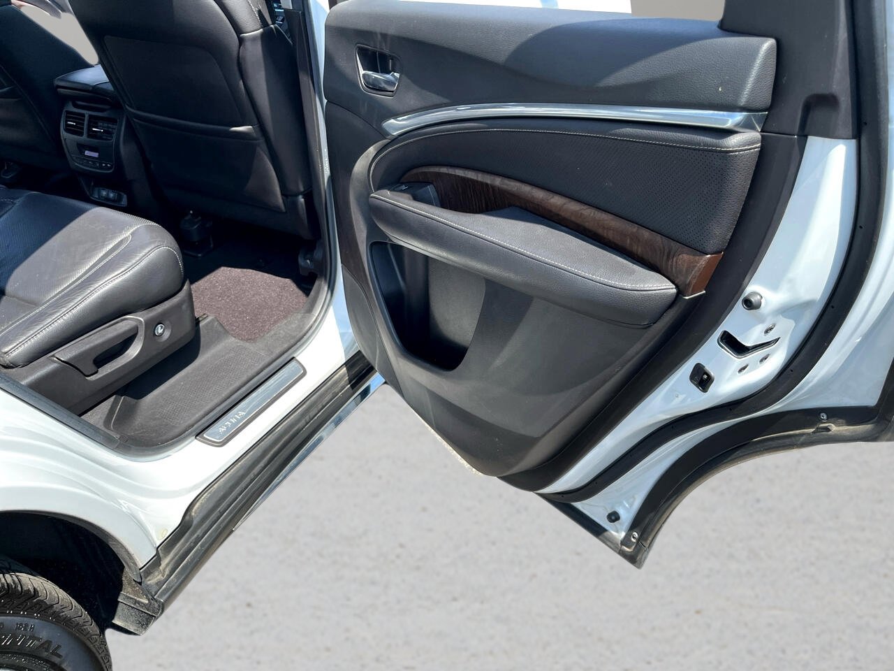 Used 2020 Acura MDX SH-AWD w/Technology Pkg image 34