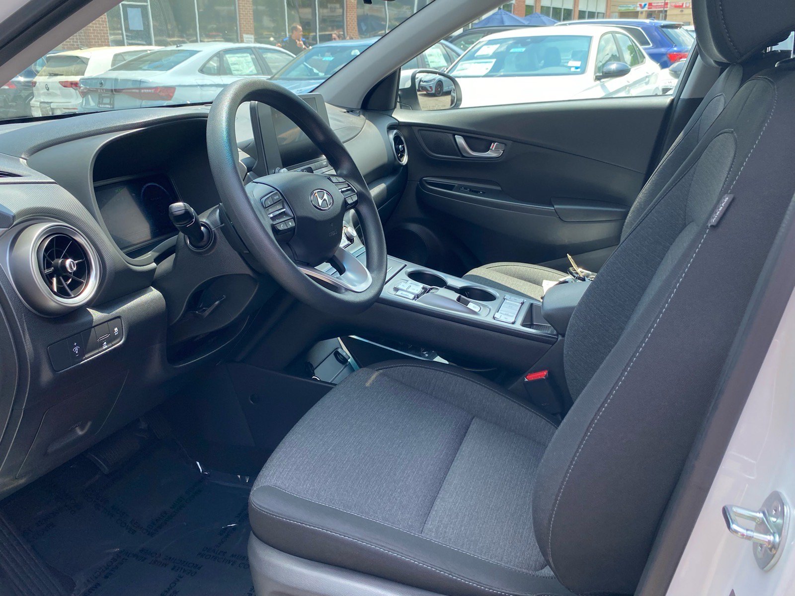 Used 2023 Hyundai Kona SE FWD image 12