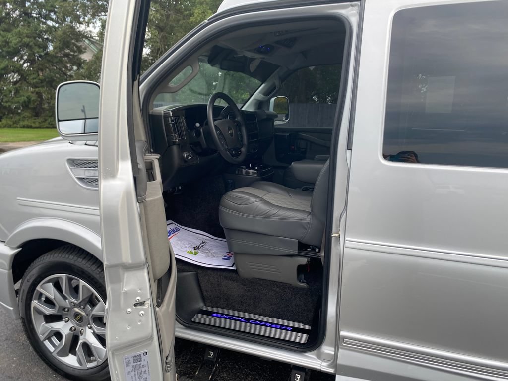 Used 2025 Chevrolet Express 2500 Extended w/ Driver Convenience Package RWD image 27