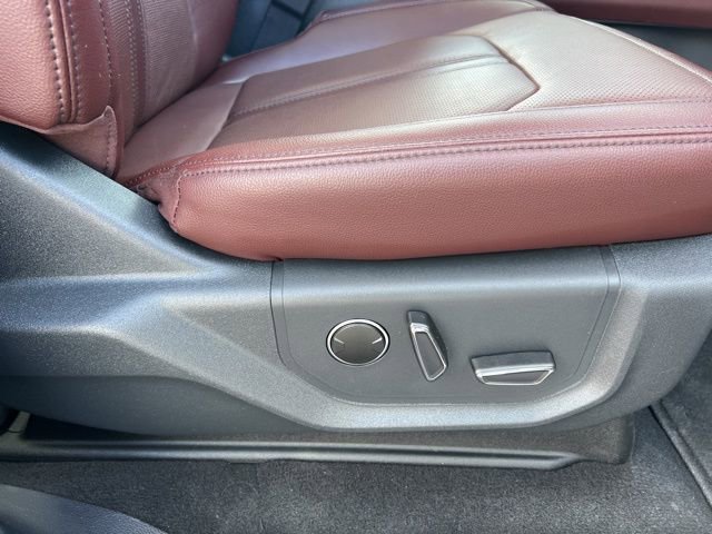 Used 2023 Ford Expedition Limited image 12