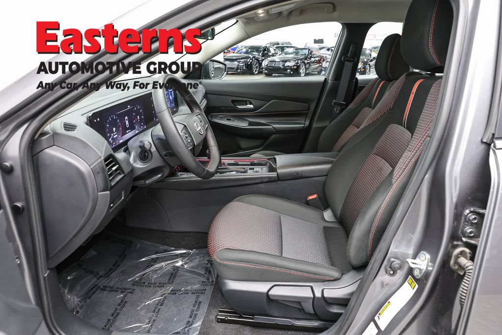 Used 2026 Nissan Sentra SR w/ Floor Mat Package FWD image 13