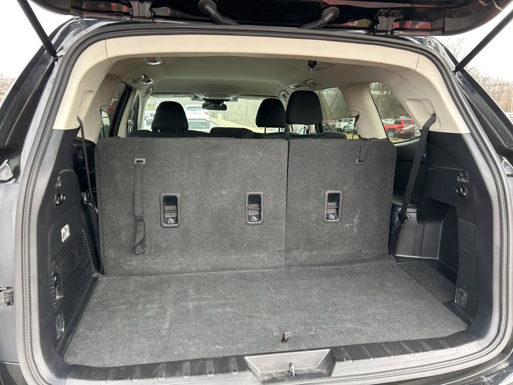 Used 2023 Subaru Ascent Premium image 12