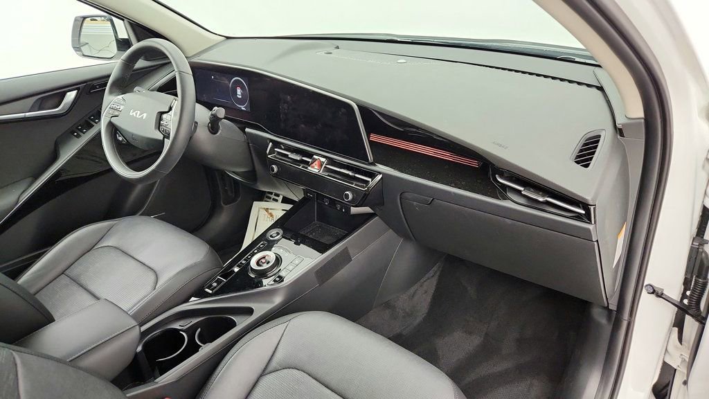 Used 2024 Kia Niro Wave w/ Wave Preserve Package image 24