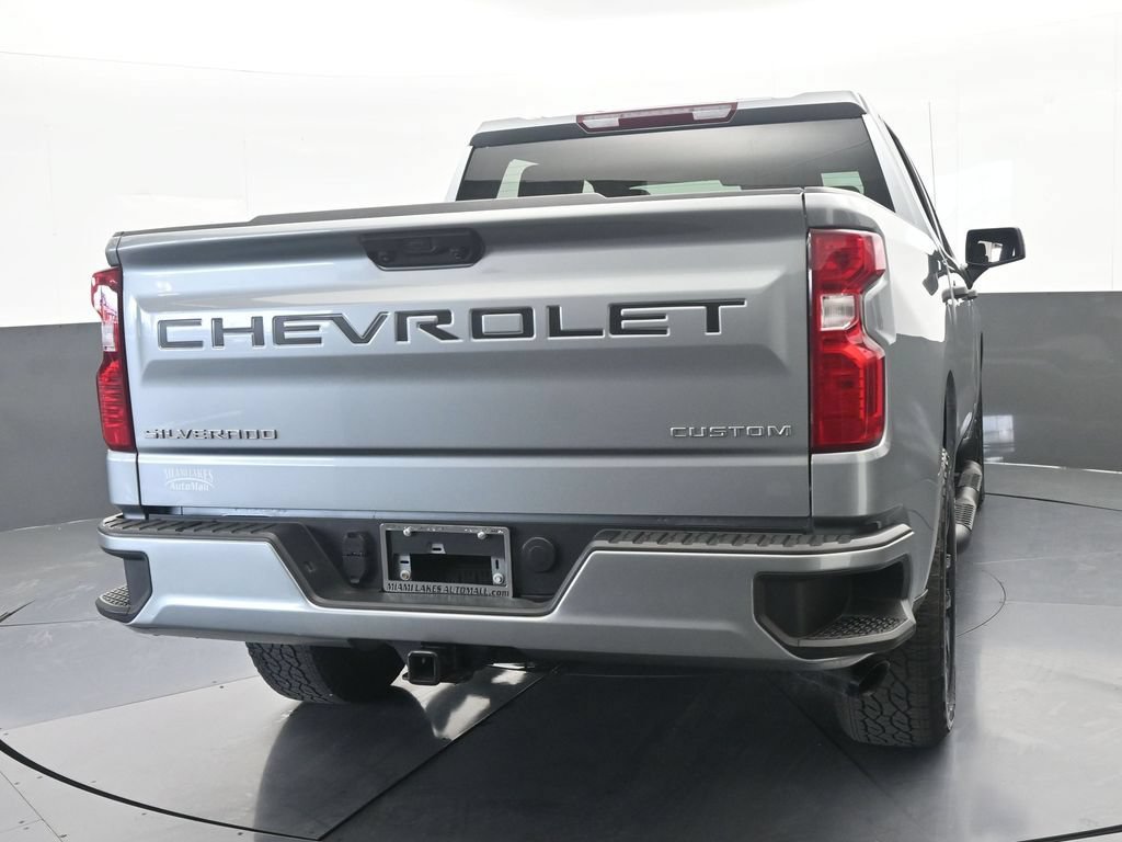 Used 2025 Chevrolet Silverado 1500 Custom w/ Turbomax Blackout Package RWD image 5