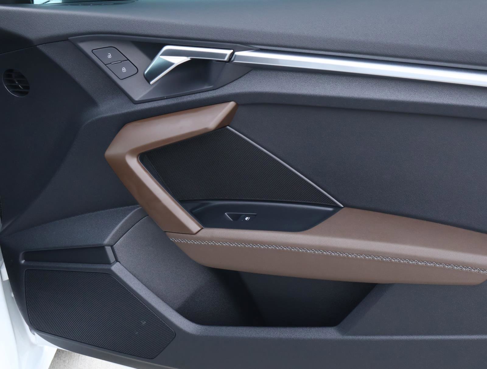 Used 2023 Chrysler 300 Touring L w/ Popular Equipment Group image 46