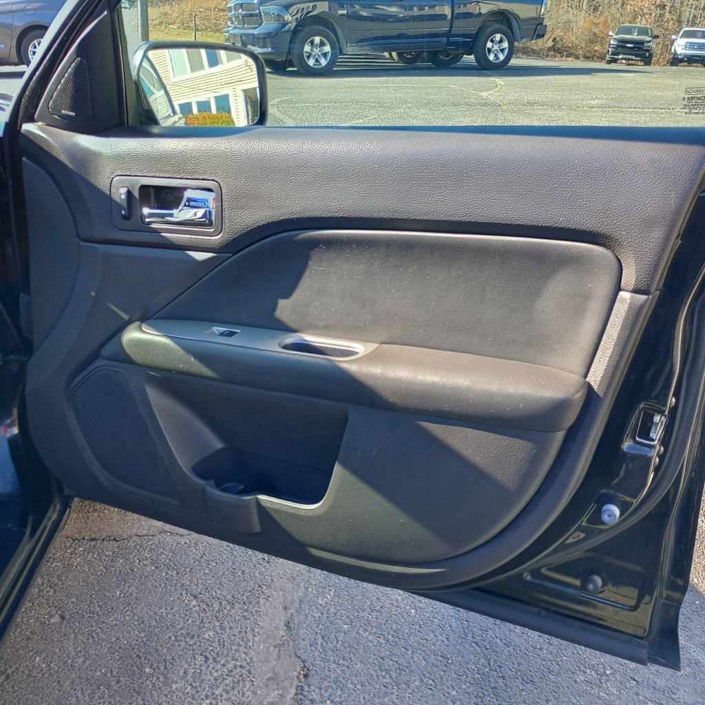 Used 2011 Ford Fusion SEL w/ 302A Rapid Spec Order Code image 22