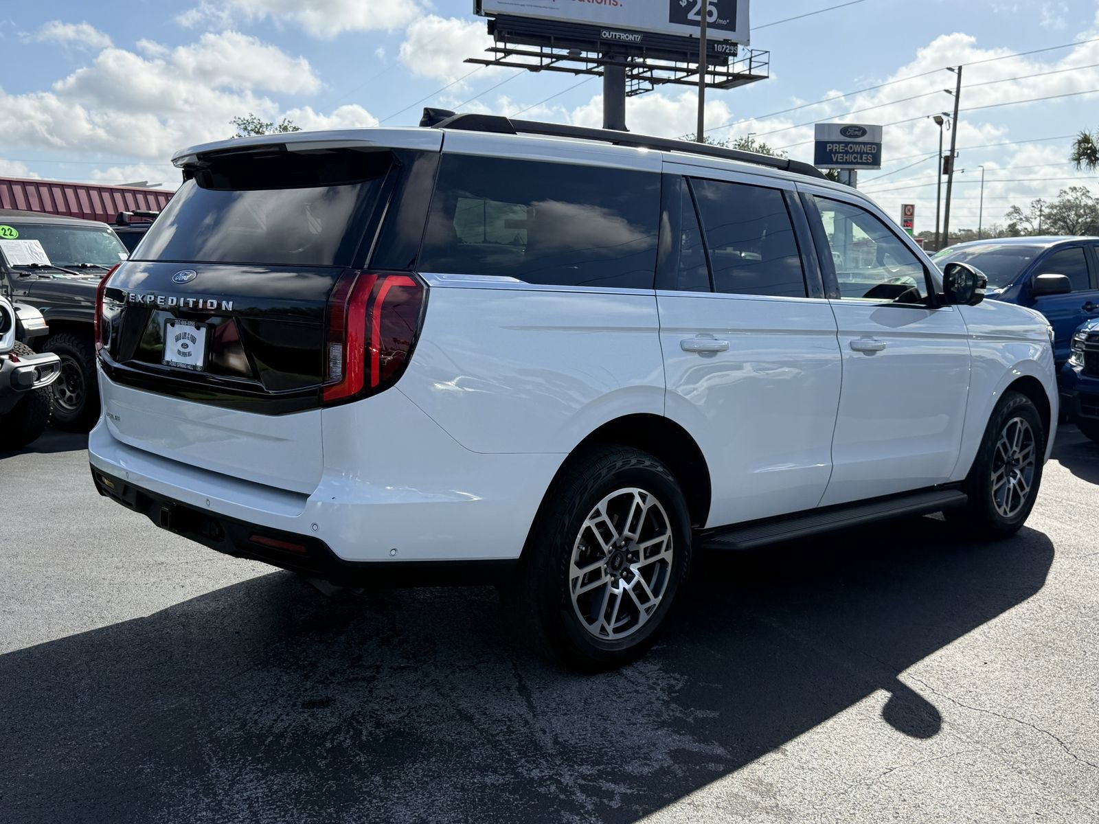 Certified 2025 Ford Expedition Active AWD/4WD image 4
