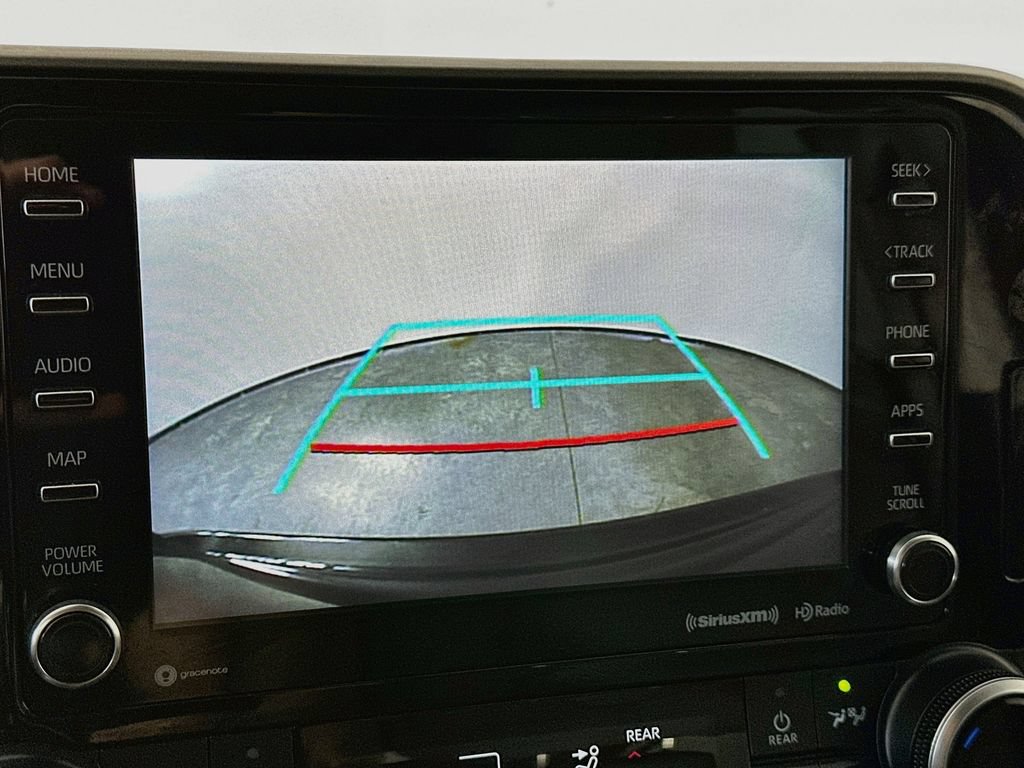 Used 2020 Toyota Highlander LE AWD/4WD image 19