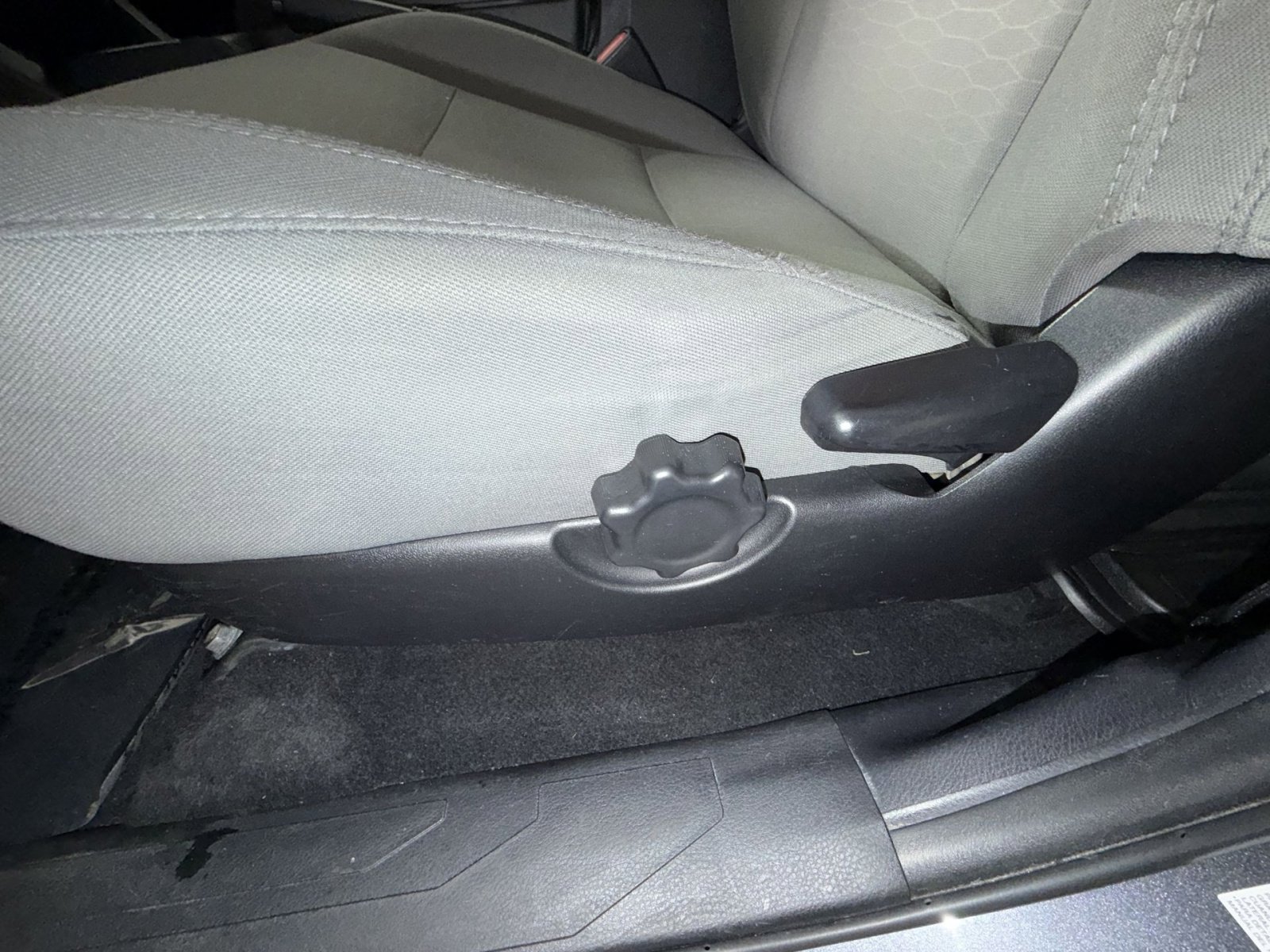 Used 2018 Toyota Tacoma SR w/ SR Convenience Package image 14