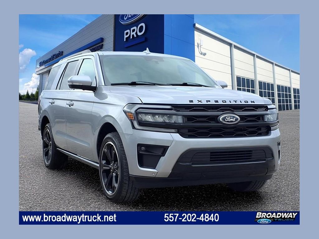Used 2024 Ford Expedition Limited AWD/4WD image 1