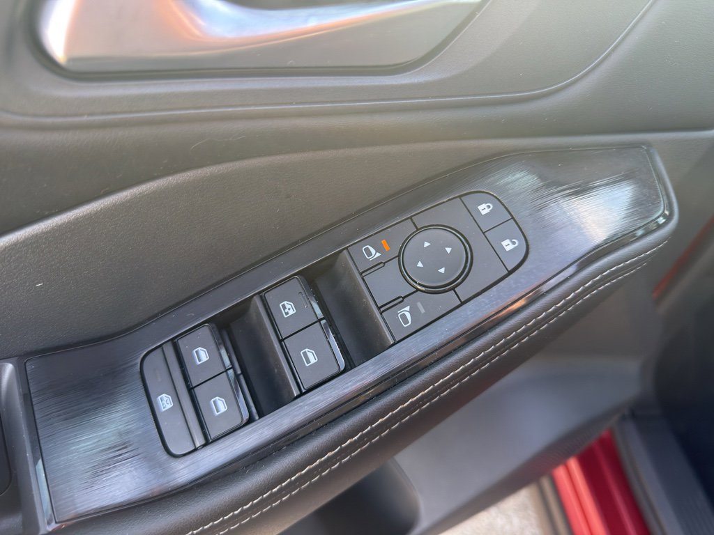 Used 2025 Nissan Rogue SV image 11