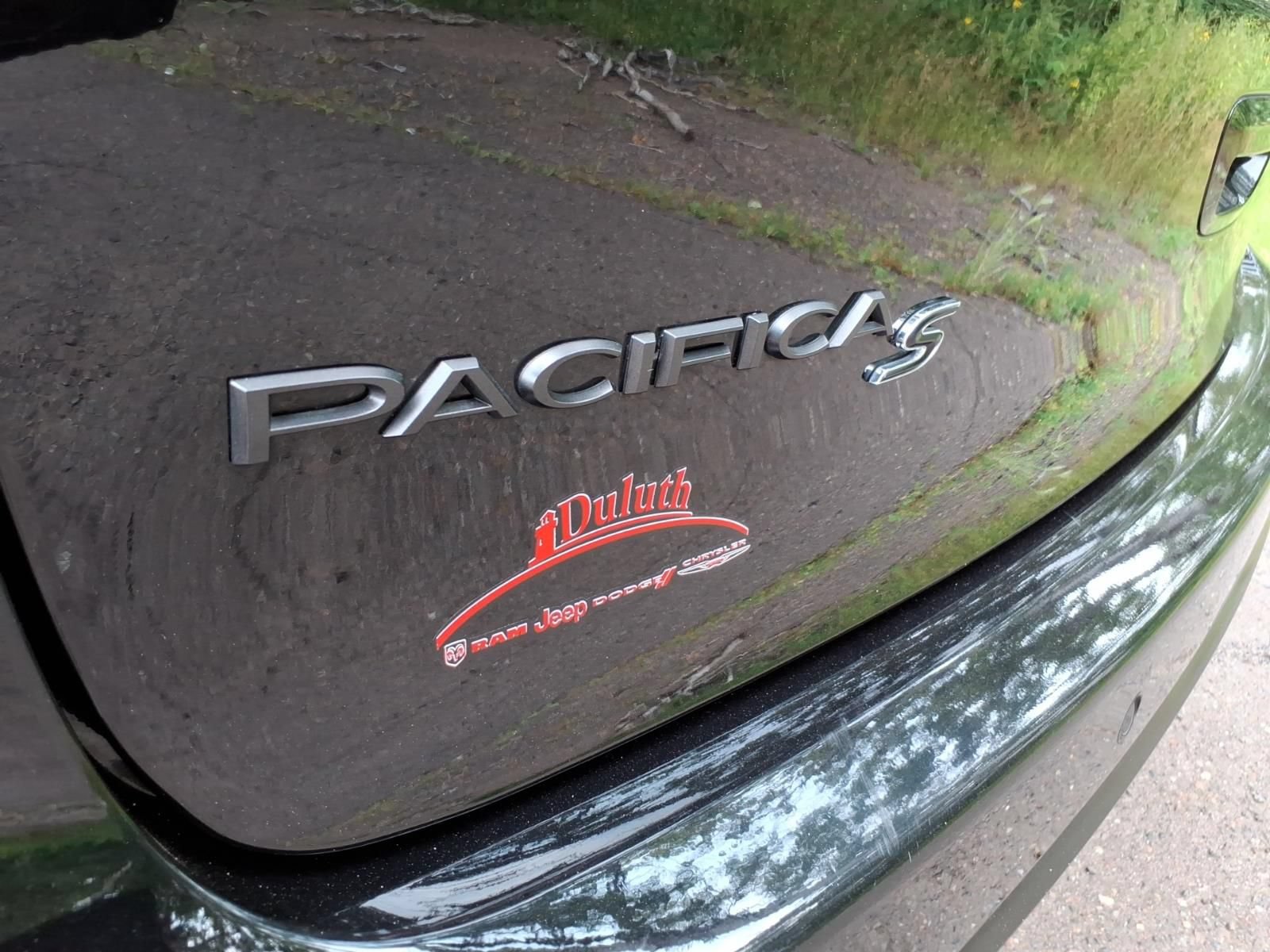 Used 2026 Chrysler Pacifica Limited w/ S Appearance Package FWD image 15
