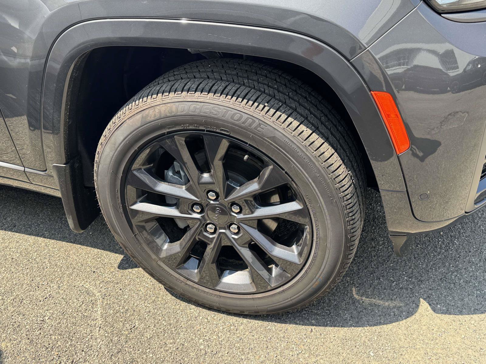 Used 2026 Jeep Grand Cherokee Limited AWD/4WD image 6