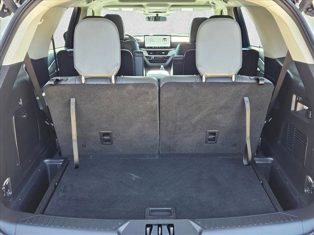 Used 2025 Ford Explorer Active w/ Active Comfort Package image 6
