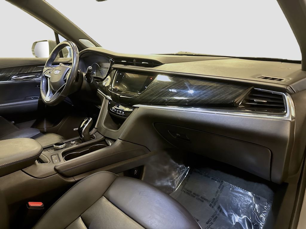Used 2020 Cadillac XT6 Premium Luxury image 40