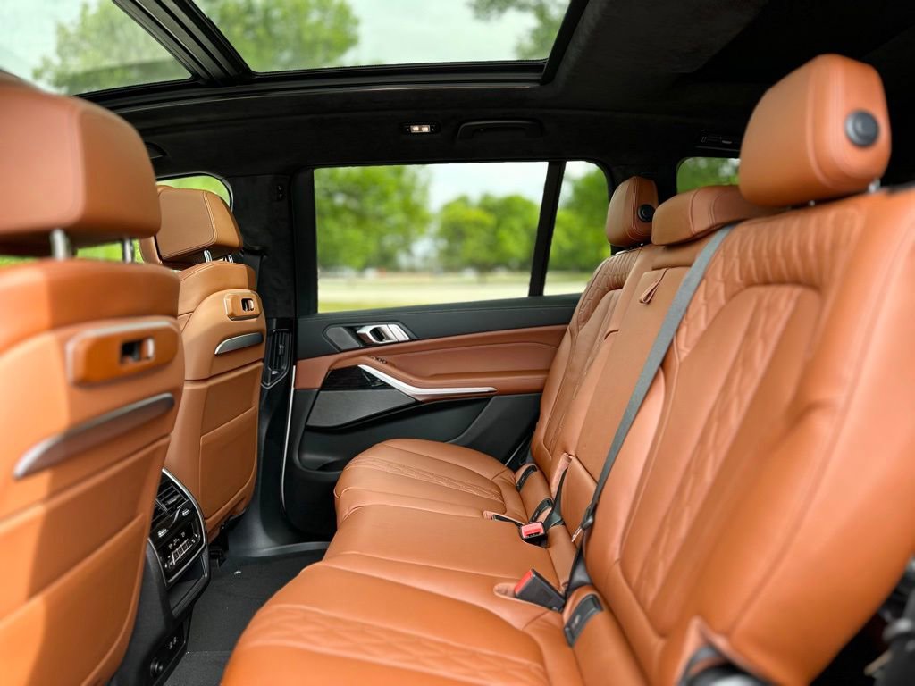 New 2026 BMW X7 M60i image 21