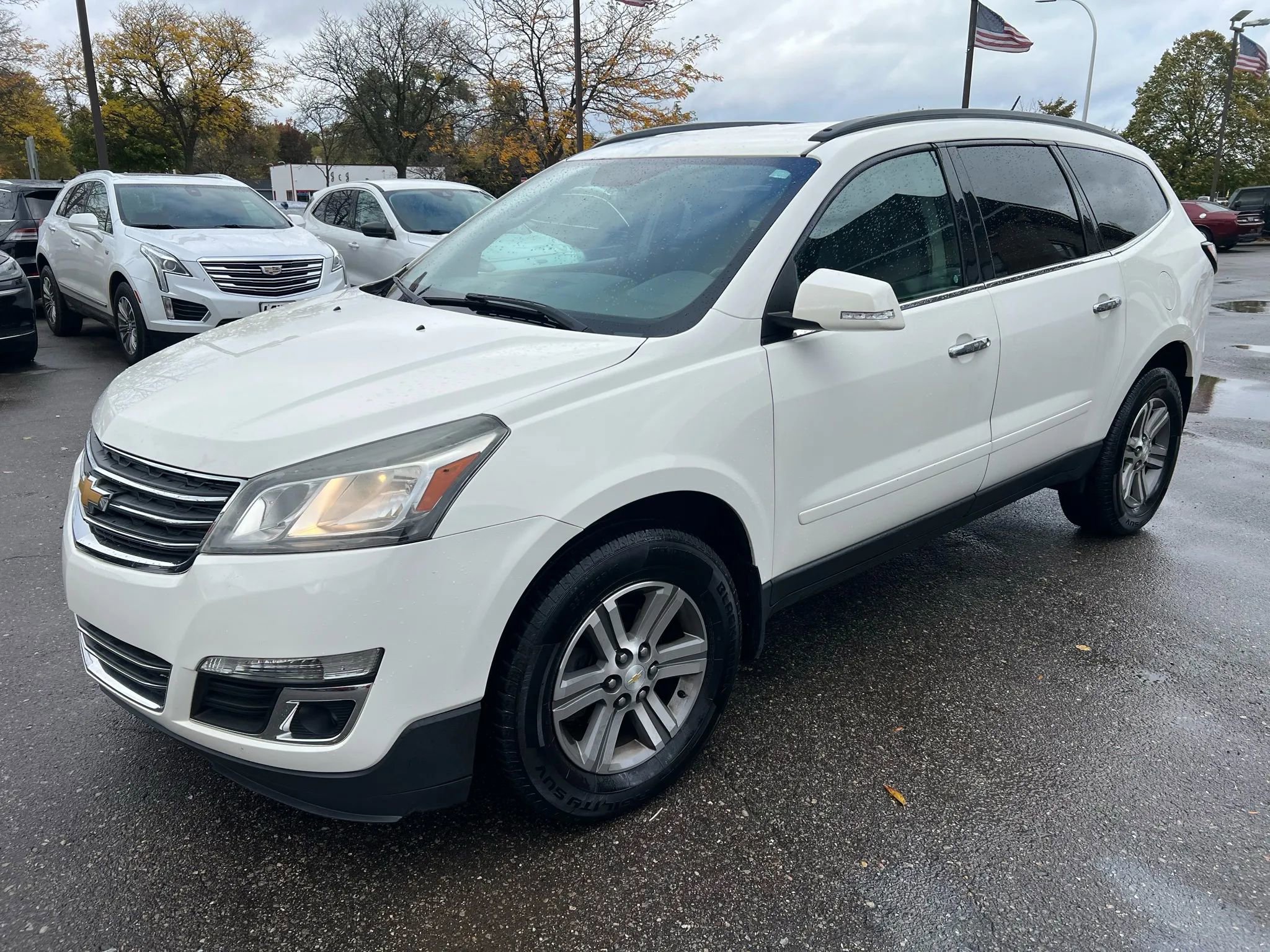 Used 2015 Chevrolet Traverse LT image 1