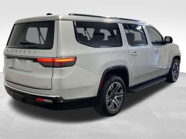 Used 2024 Jeep Wagoneer L Series II w/ Flexible Seating Group image 5