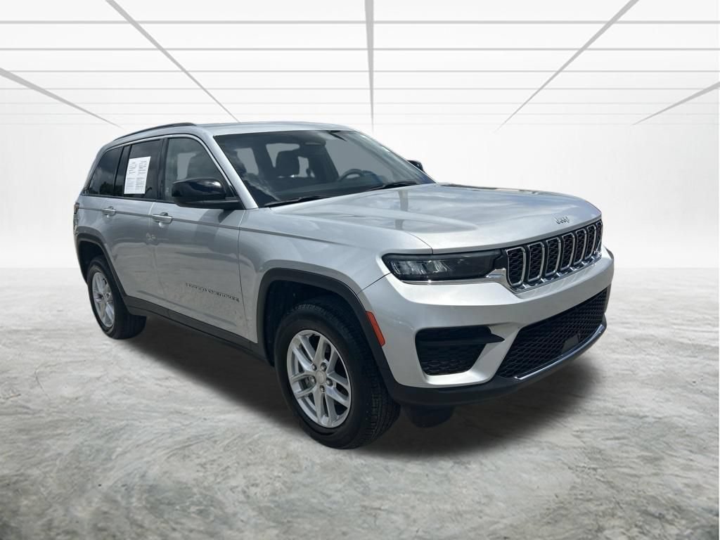 Used 2024 Jeep Grand Cherokee Laredo X w/ Luxury Tech Group I AWD/4WD video 2
