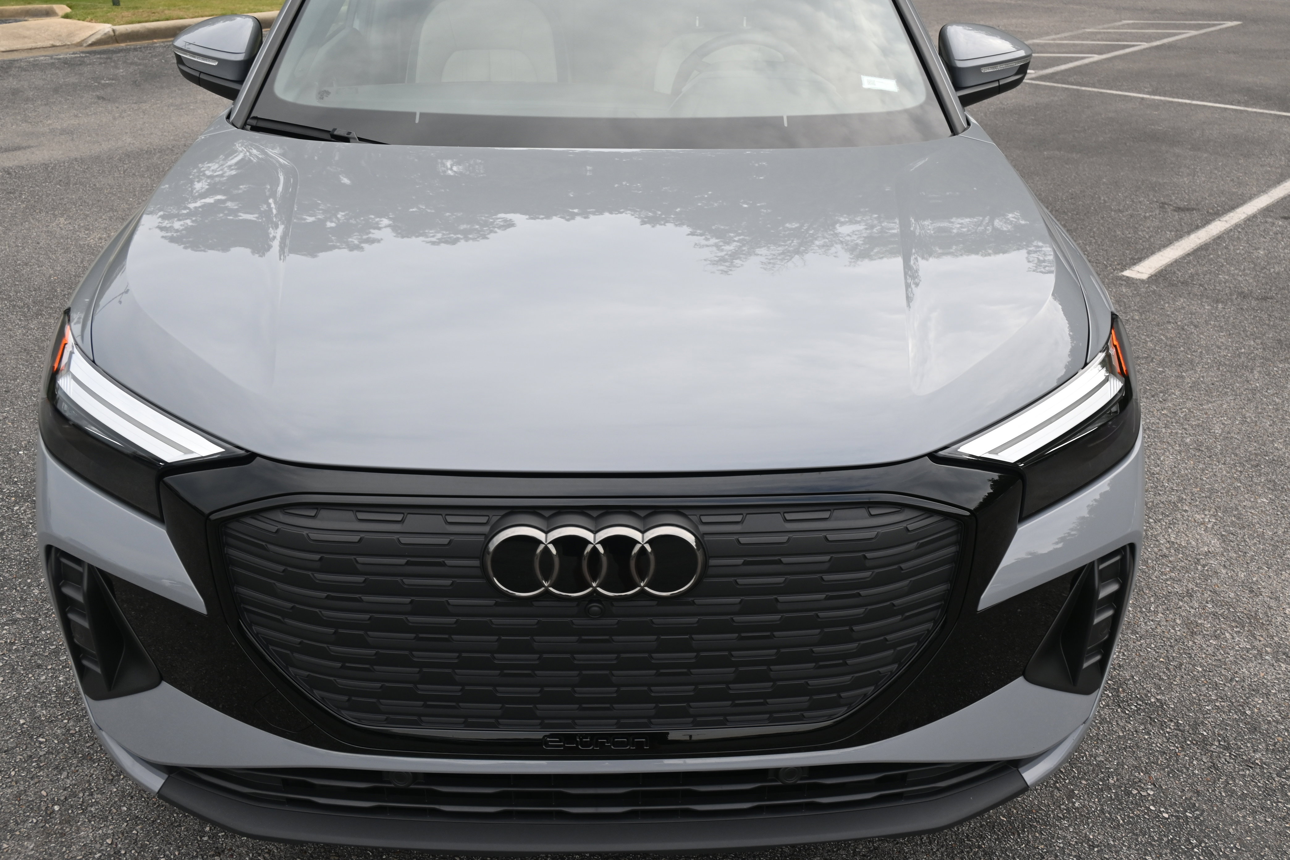 Used 2025 Audi Q4 e-tron Premium Plus image 12