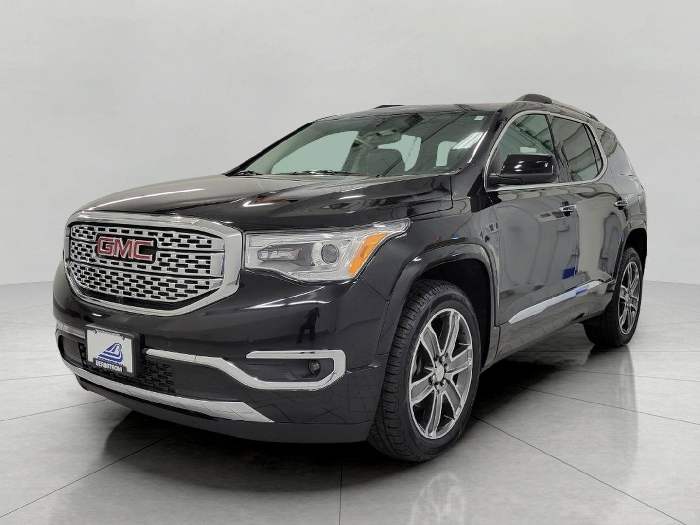Certified 2019 GMC Acadia Denali w/ Technology Package AWD/4WD image 13