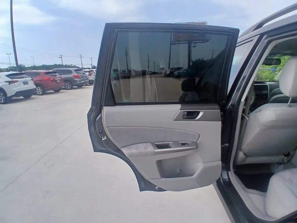 Used 2010 Subaru Forester 2.5X AWD/4WD image 15