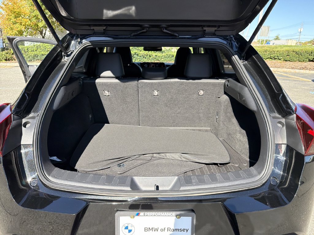 Used 2020 Lexus UX 200 w/ Accessory Package FWD image 27