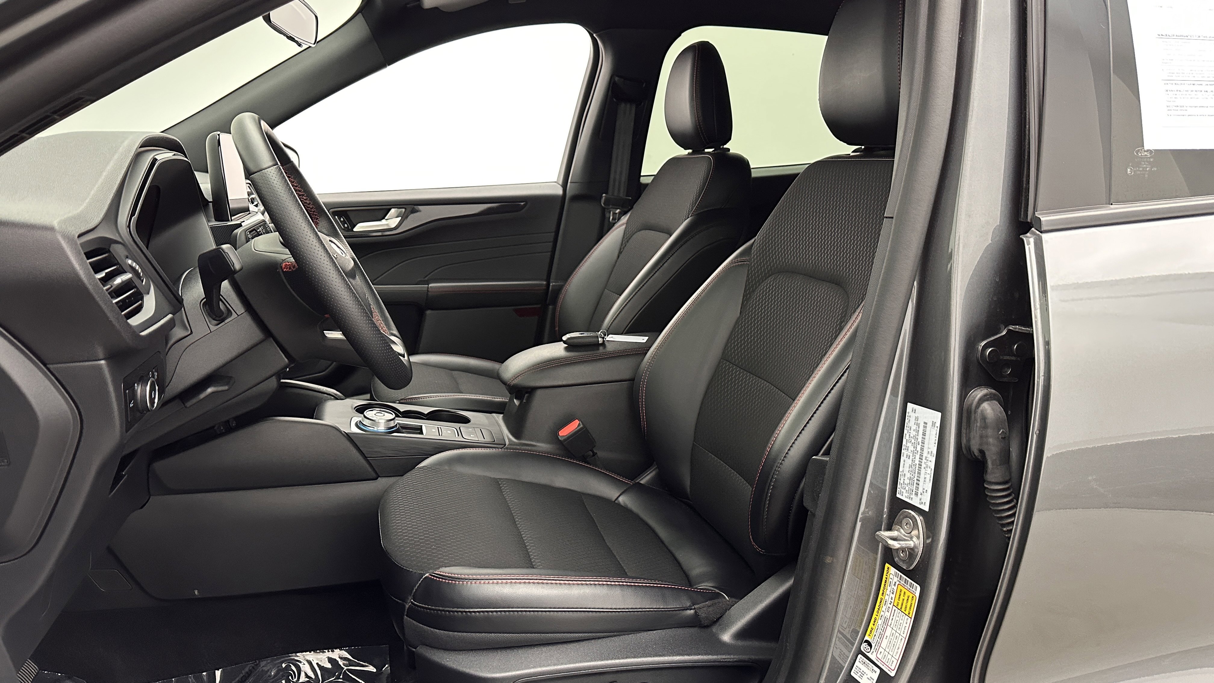 Used 2025 Ford Escape ST-Line Select AWD/4WD image 15