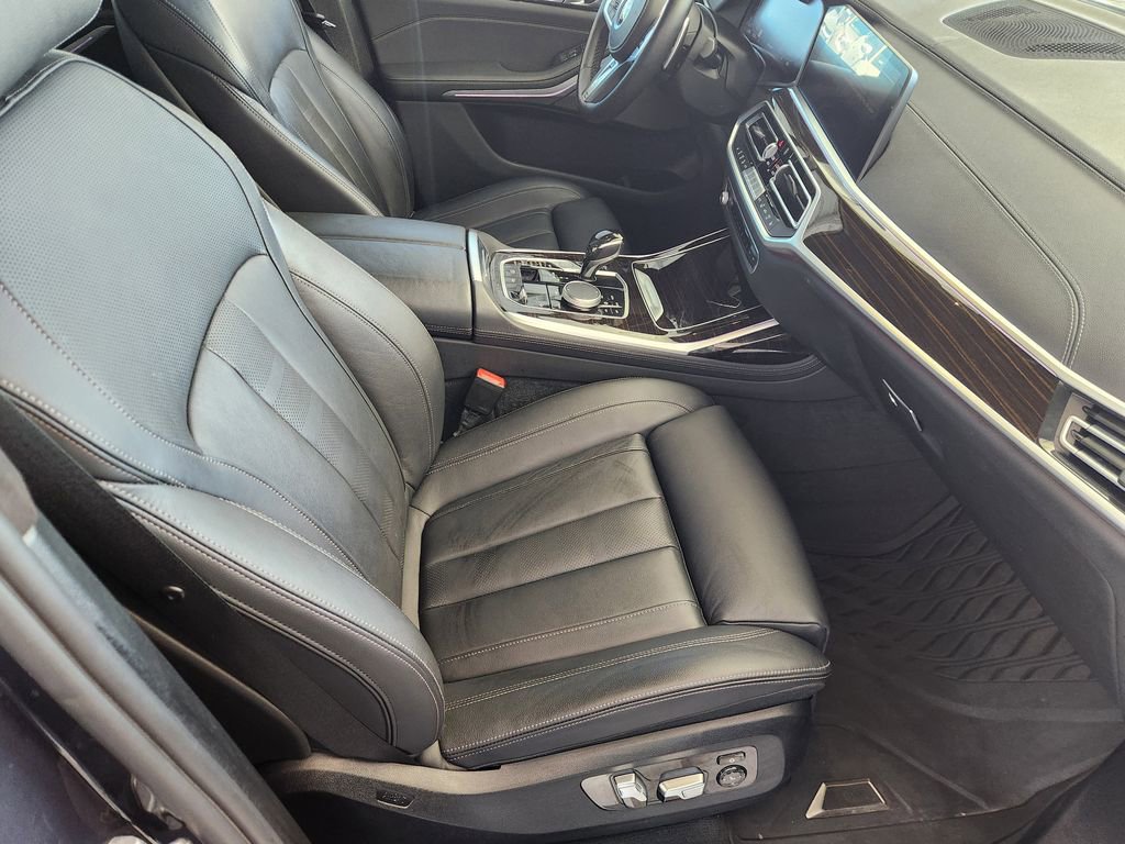 Used 2021 BMW X7 xDrive40i w/ M Sport Package AWD/4WD image 14