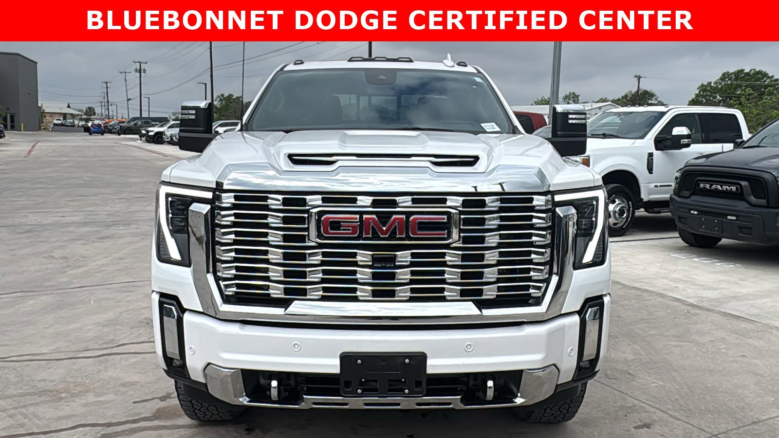 Used 2024 GMC Sierra 2500 Denali w/ Denali Reserve Package AWD/4WD image 2